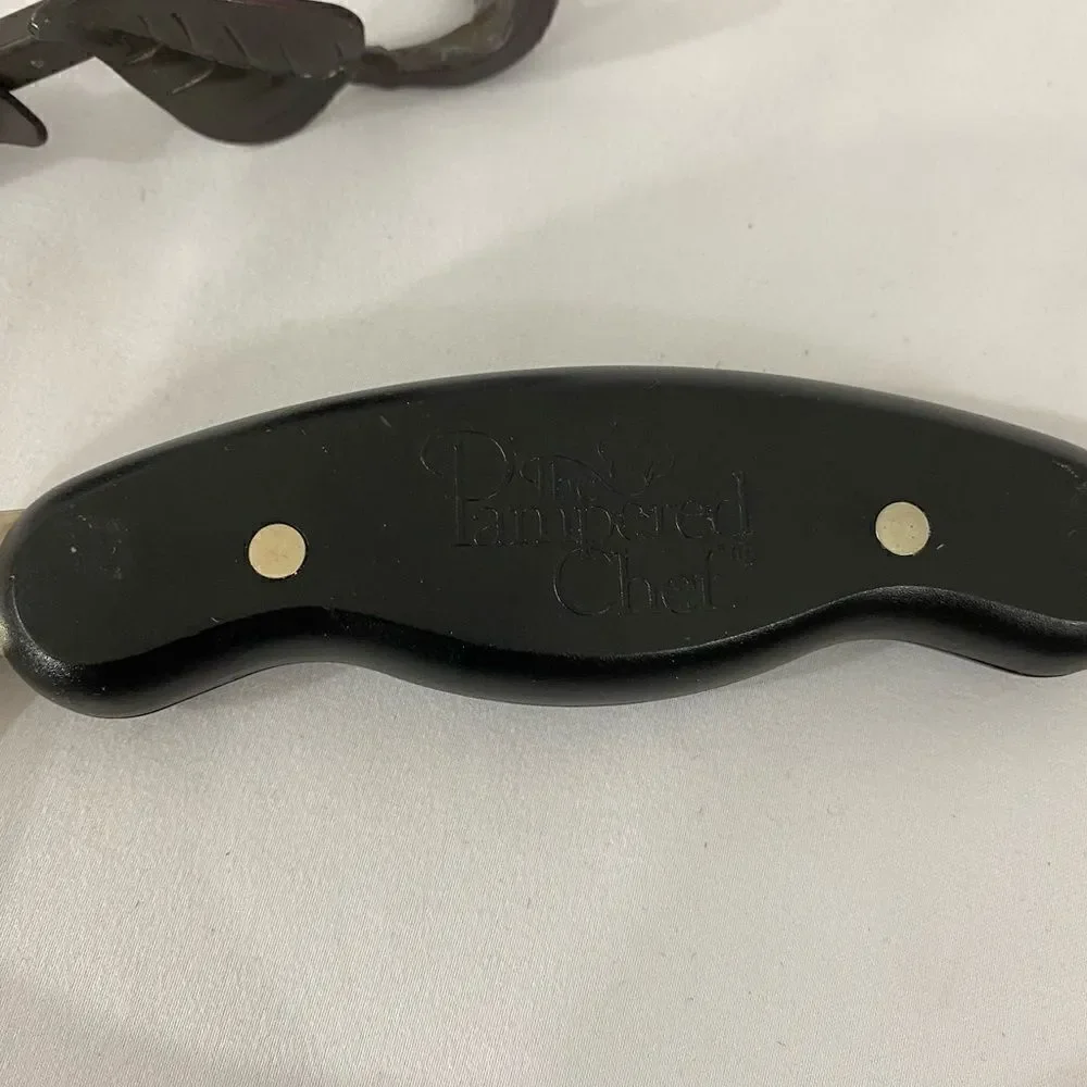 Pampered Chef Crinkle Cutter